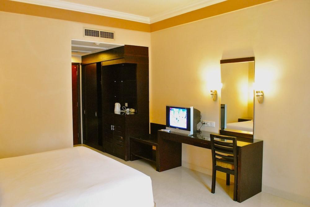 NUANSA INDAH HOTEL photo 2
