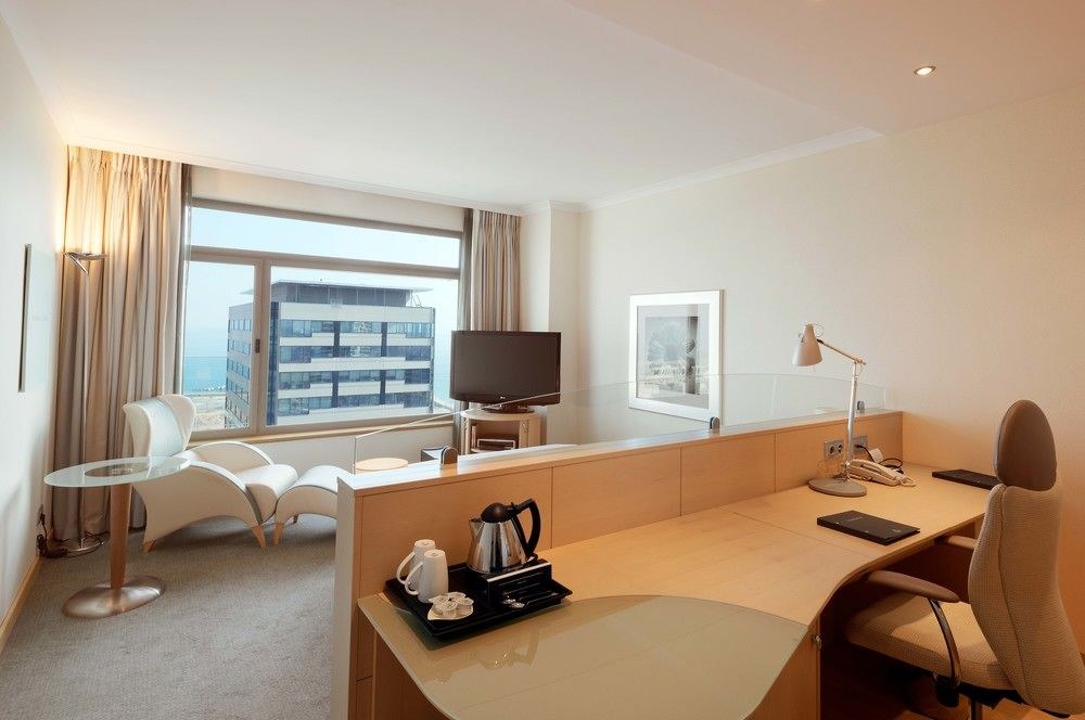 Hilton Diagonal Mar Barcelona photo 2