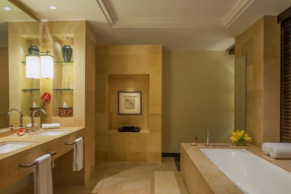 GRAND HYATT photo 3