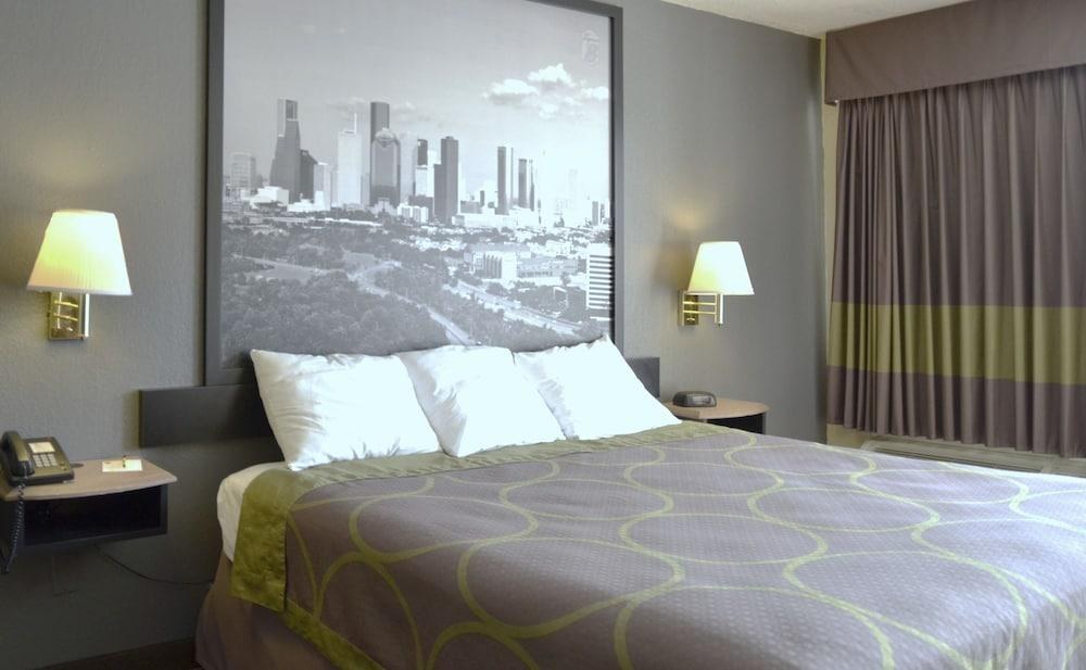 SUPER 8 SPRING/THE WOODLANDS AREA photo 2