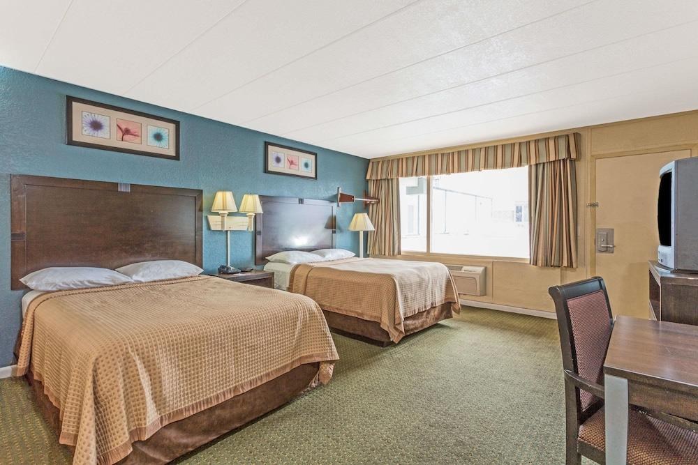 TRAVELODGE VIRGINIA BEACH photo 2