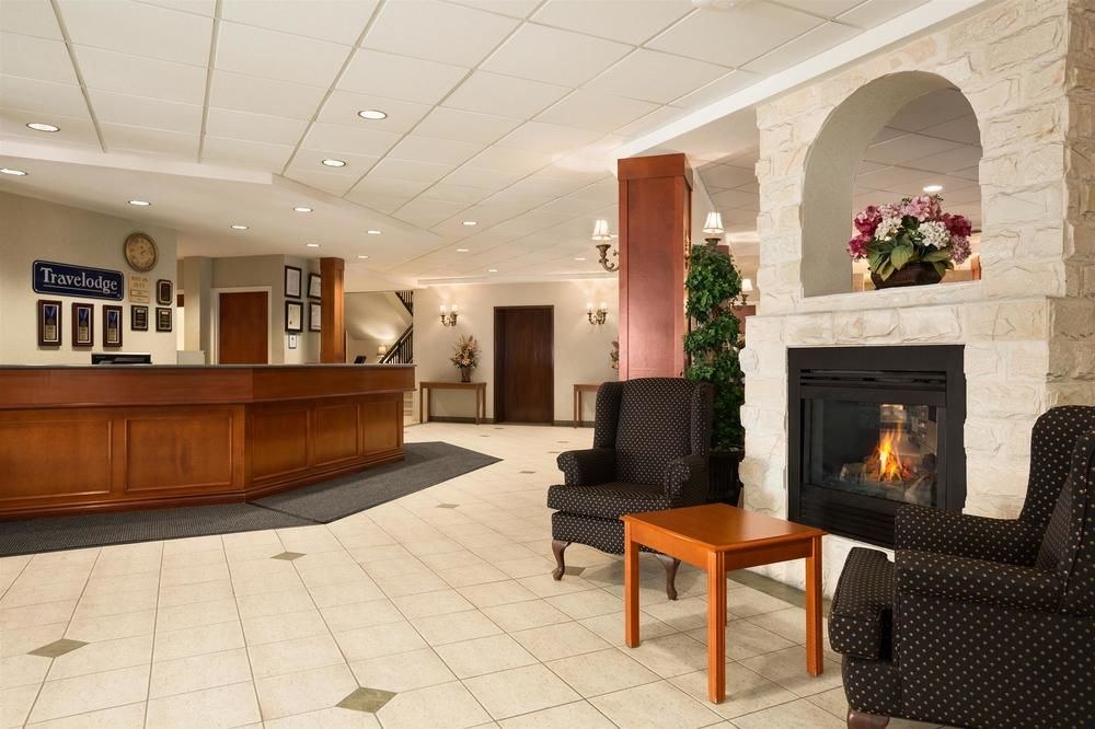 TRAVELODGE STRATHMORE photo 1