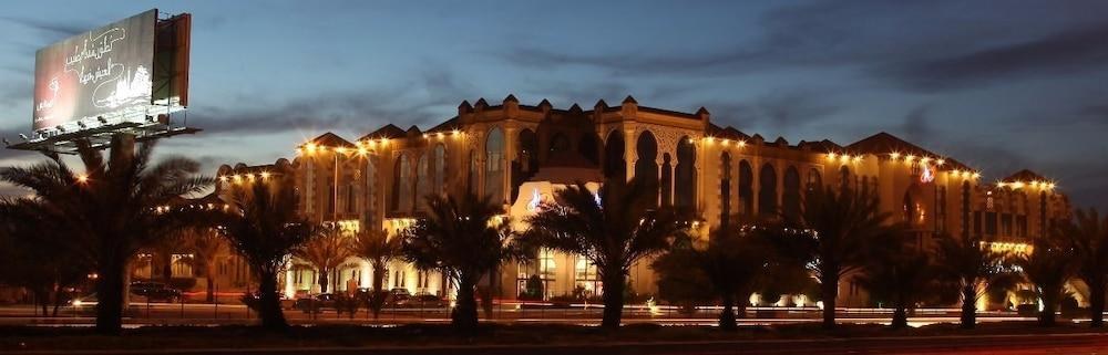 MADAREEM CROWN photo 2