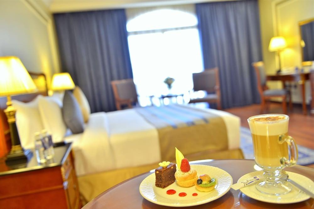 RADISSON BLU HOTEL DHAHRAN photo 3