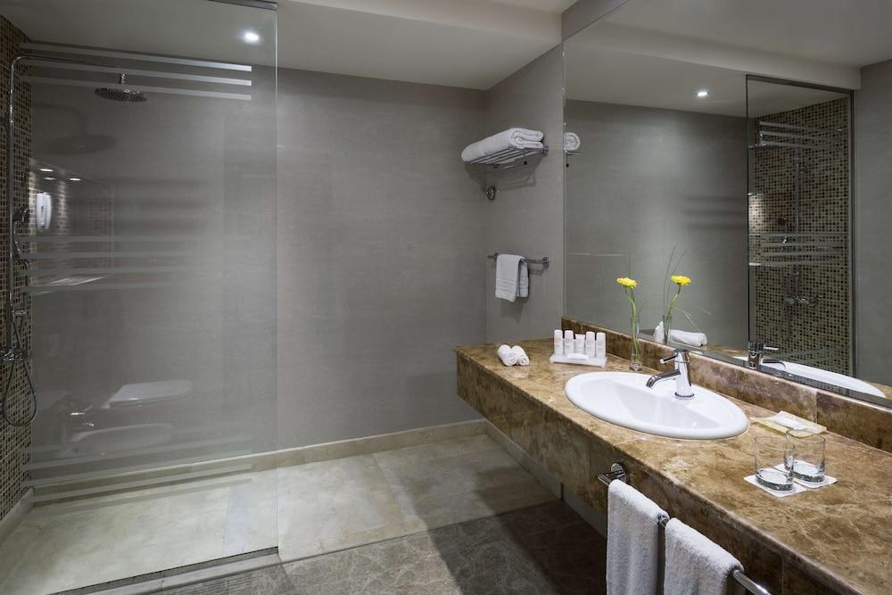 RADISSON BLU HOTEL DHAHRAN photo 4