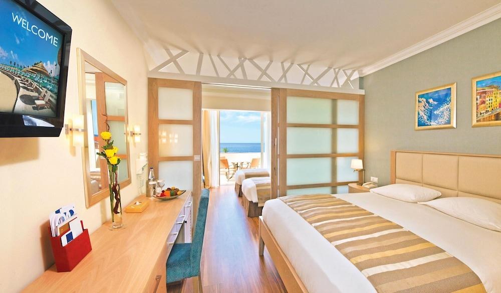 OLYMPIC LAGOON RESORT PAPHOS photo 3