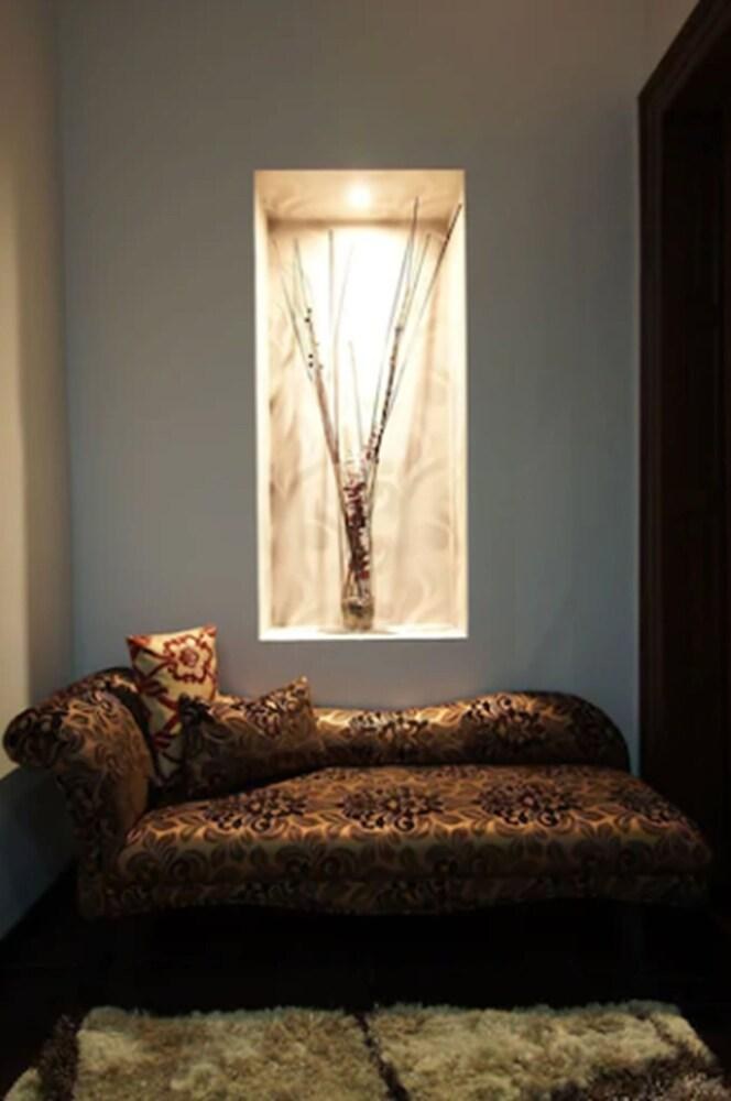 BOUTIQUE 1850 photo 4