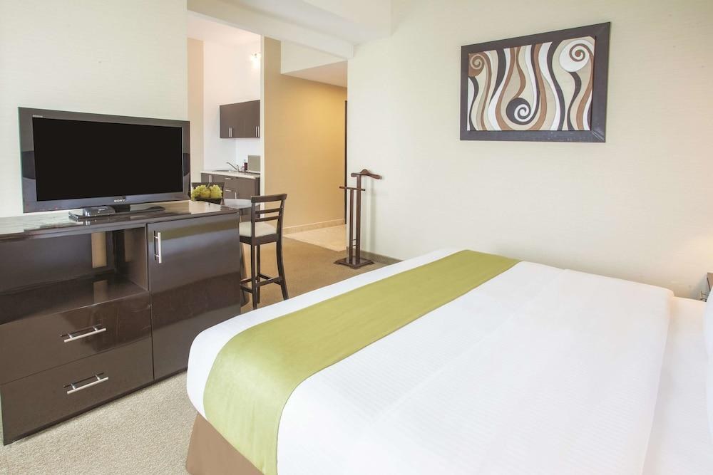 La Quinta by Wyndham Poza Rica photo 2