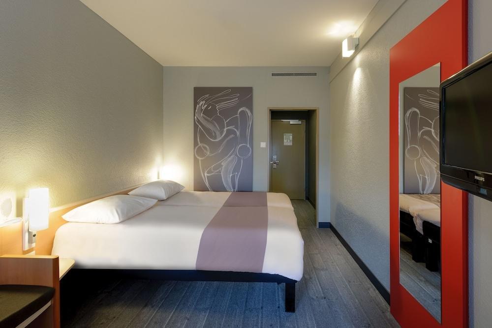 IBIS CHUR photo 3