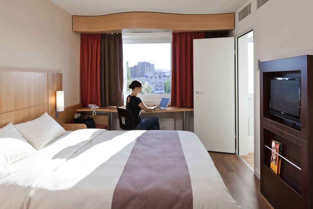 IBIS ZURICH MESSE-AIRPORT photo 1