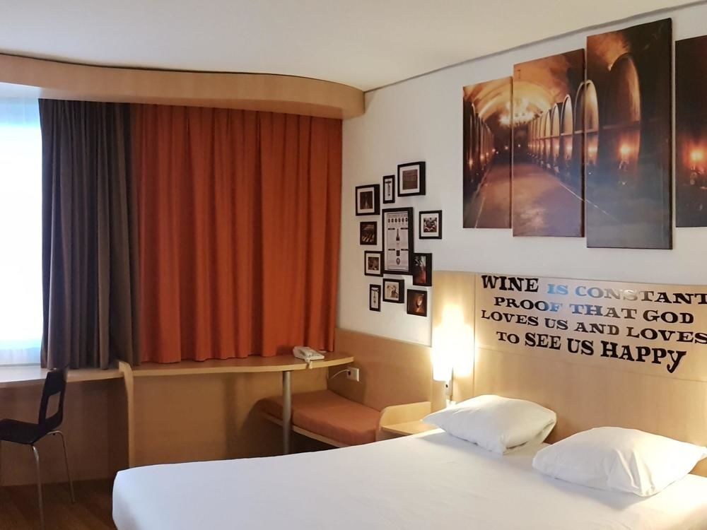 IBIS GENEVE PETIT LANCY photo 1