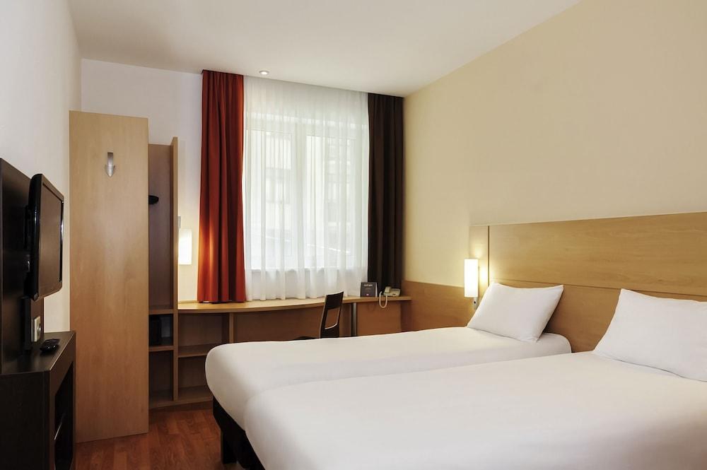 IBIS GENEVE PETIT LANCY photo 4