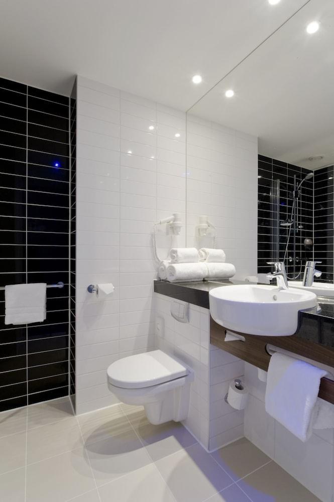 HOLIDAY INN EXPRESS UTRECHT - PAPENDORP photo 2
