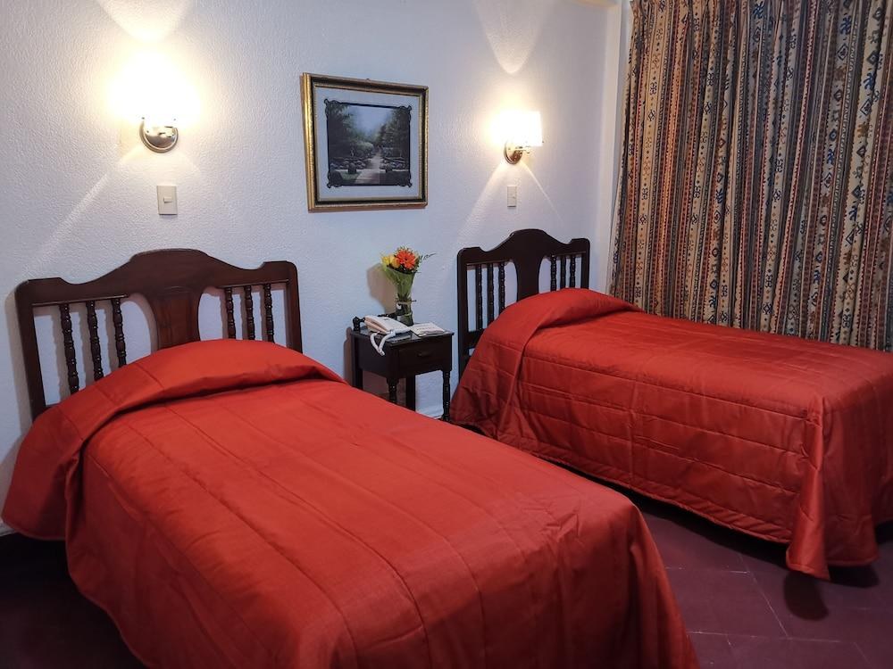 Hotel 5a Avenida photo 2