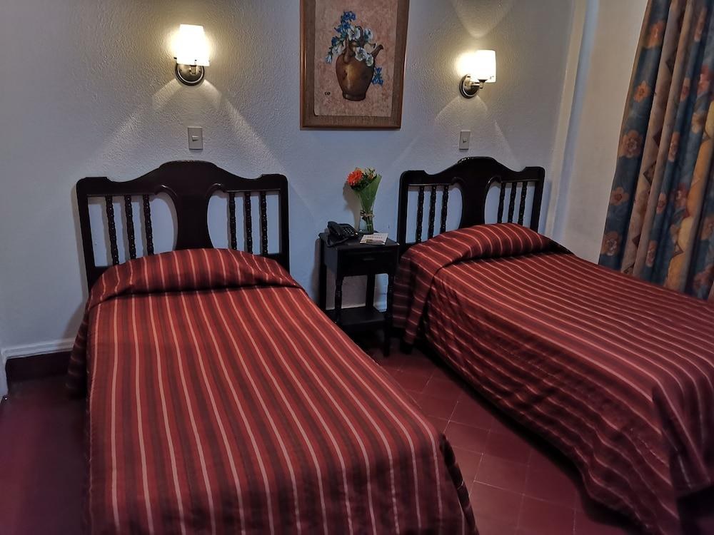 Hotel 5a Avenida photo 3