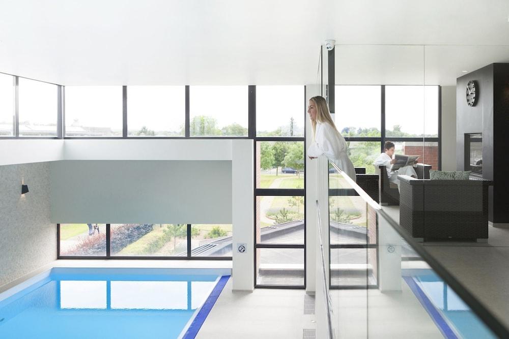 VAN DER VALK photo 4