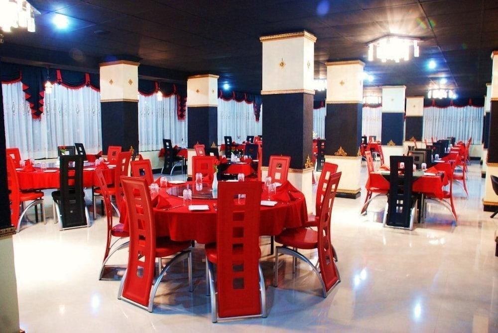 URBAN ROSE HOTEL AND APARTMENT photo 2