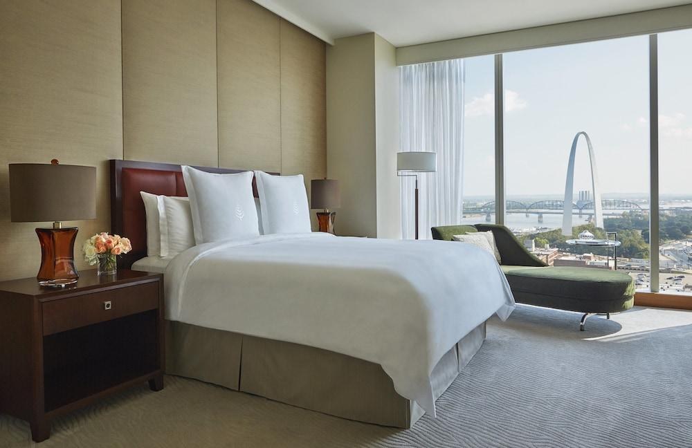 FOUR SEASONS ST LOUIS photo 2