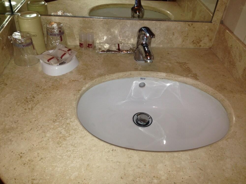 HOTEL FENICIA photo 3