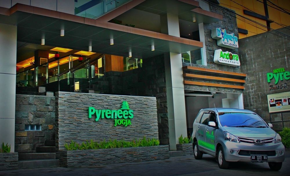 Pyrenees Jogja Hotel photo 1