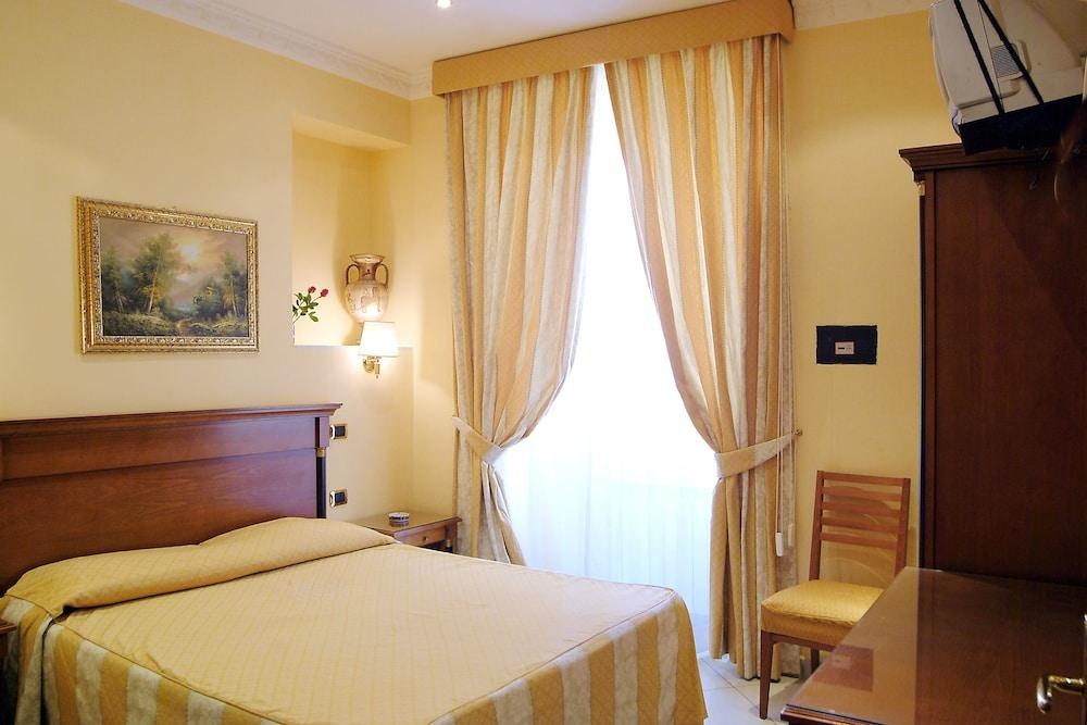 MERIDIANA photo 2