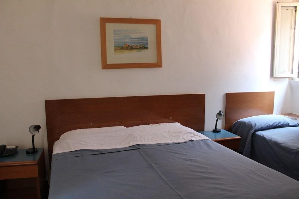 POMEZIA photo 4