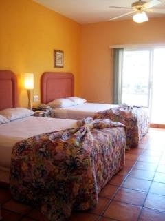 LAS PALMAS HOTEL & SUITES photo 3