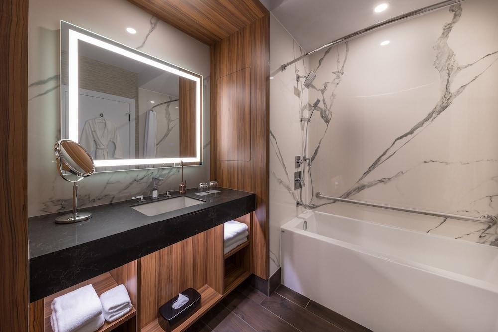 HYATT REGENCY CALGARY photo 2