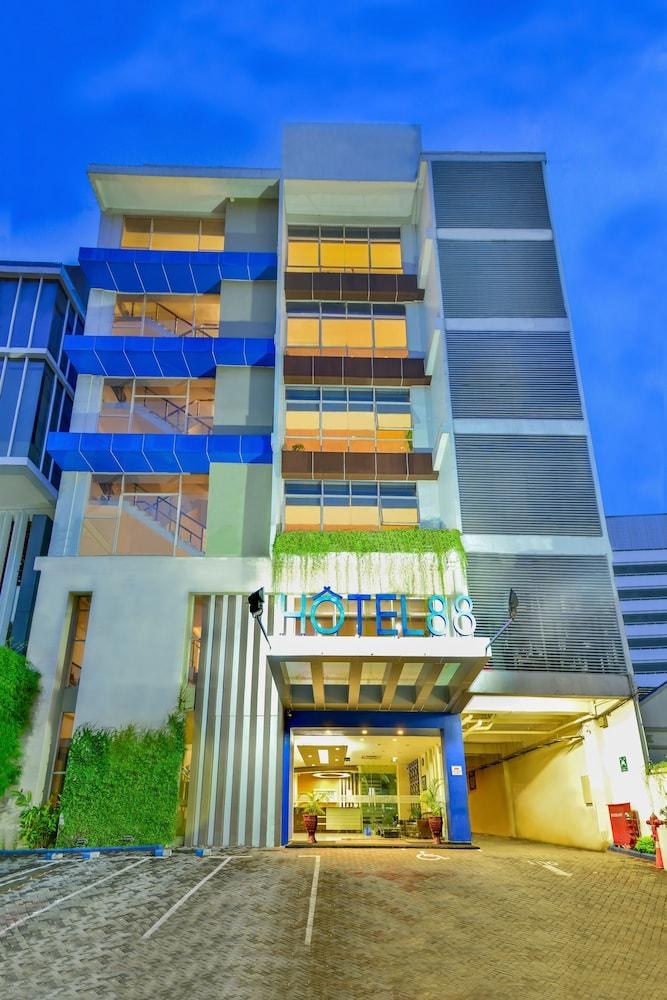 HOTEL 88 EMBONG KENONGO SURABAYA photo 4
