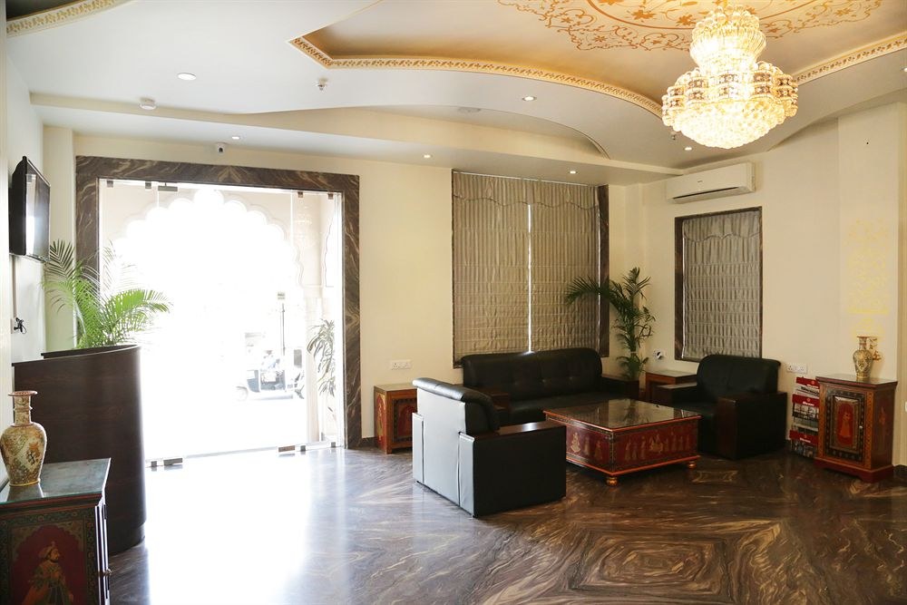 ZIP BY SPREE KING PALACE photo 3