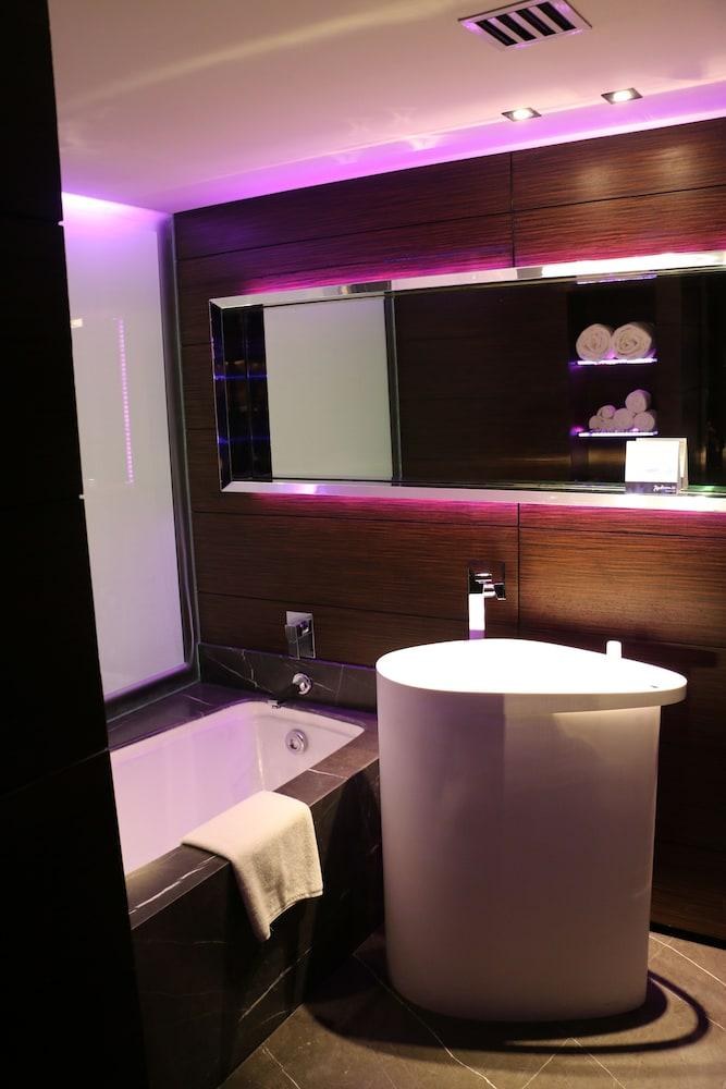 RADISSON BLU ATRIA BENGALURU photo 3