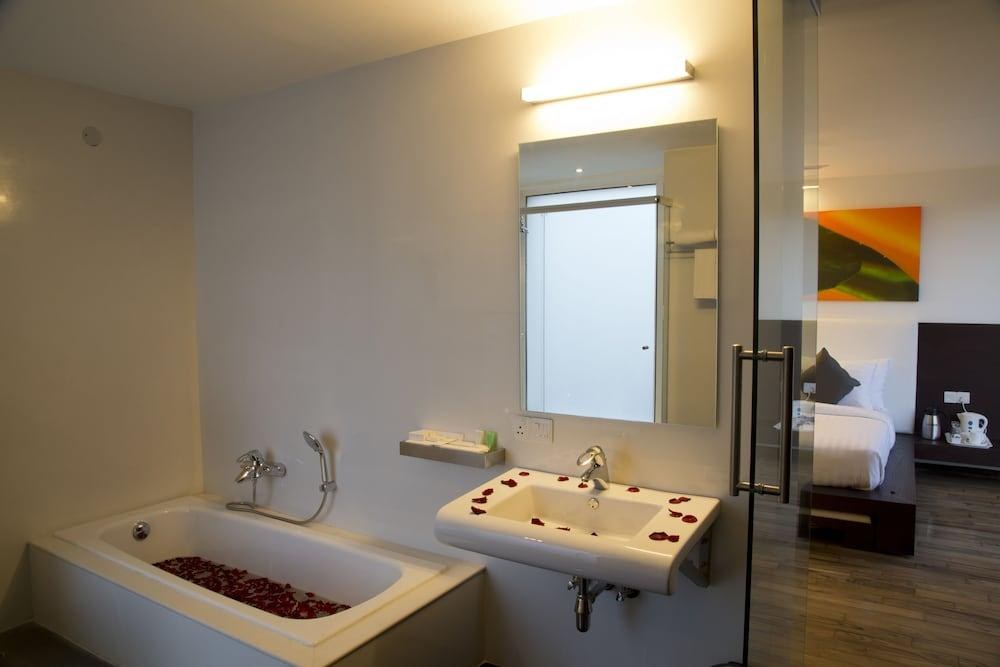 Springs Hotel and Spa photo 2