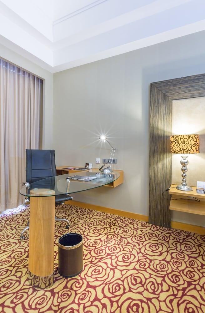 Wyndham Surabaya photo 4