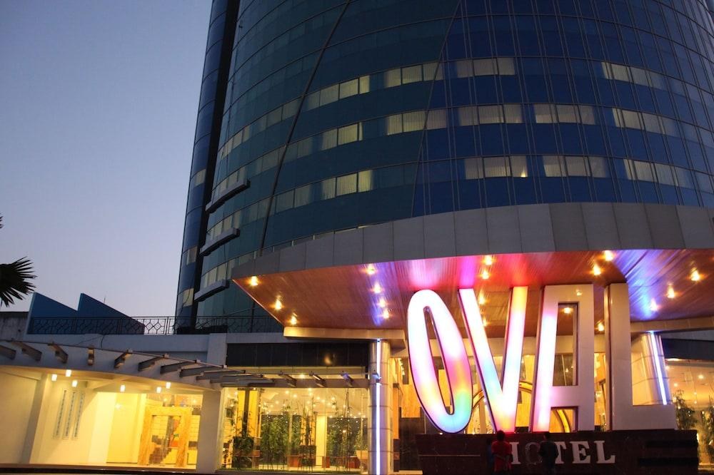 OVAL HOTEL, SURABAYA photo 3