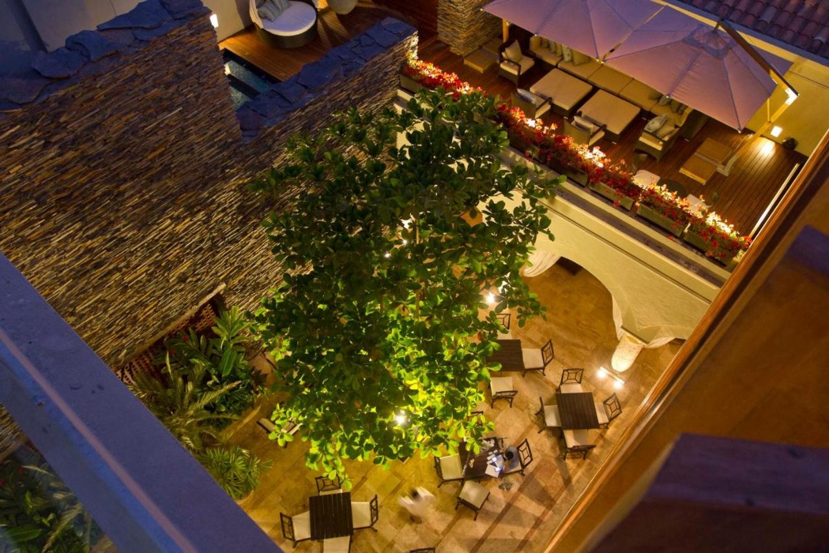 EL BASTION LUXURY photo 1