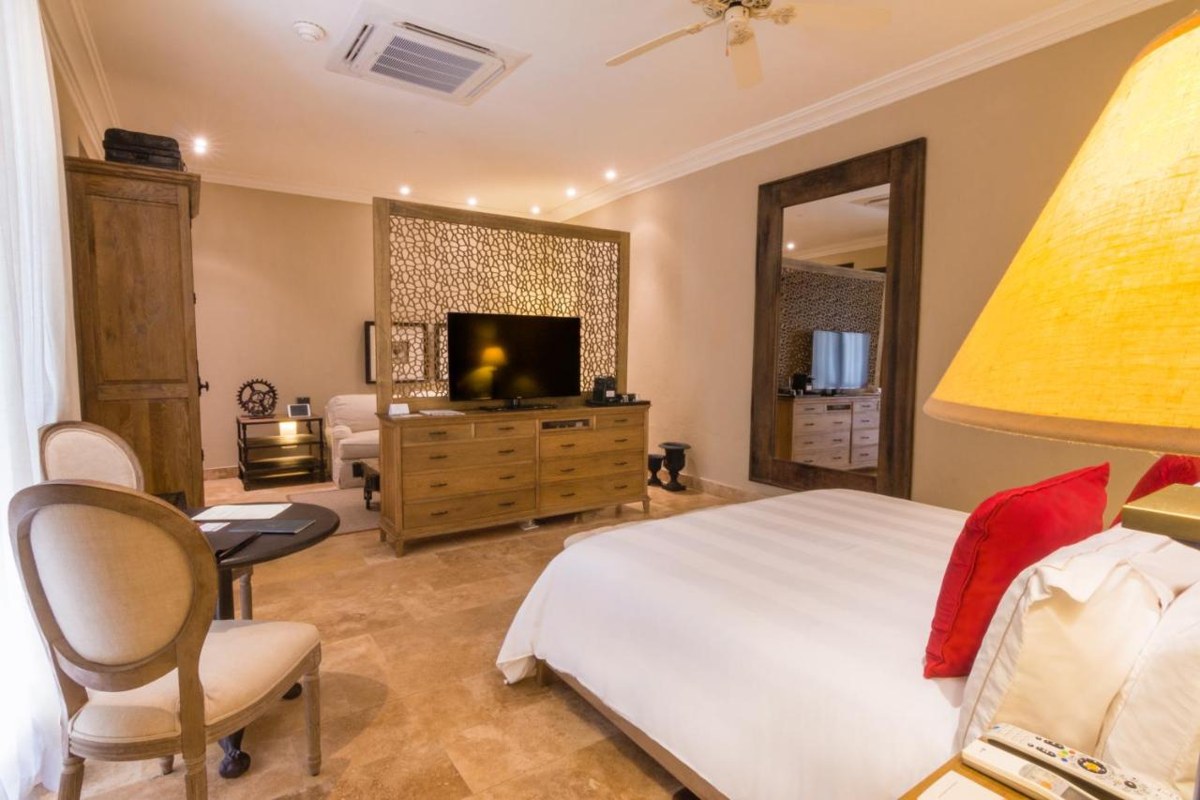 EL BASTION LUXURY photo 2