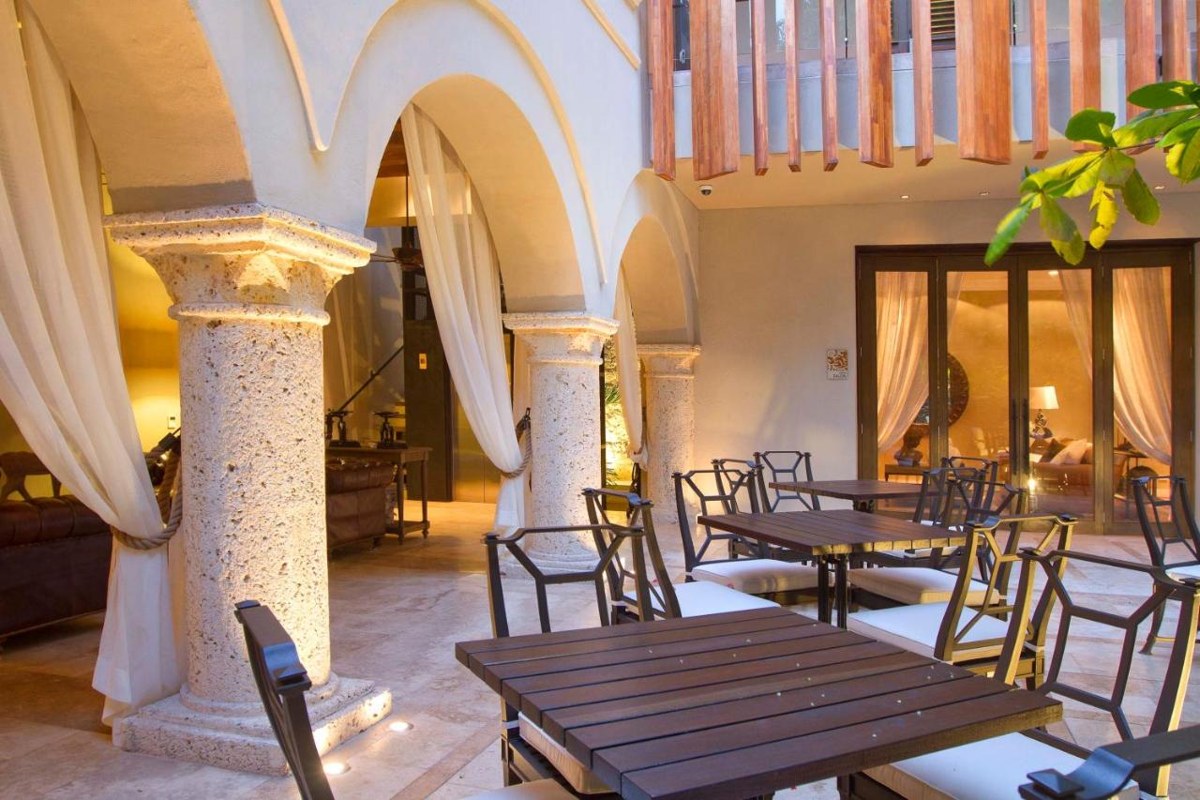 EL BASTION LUXURY photo 3
