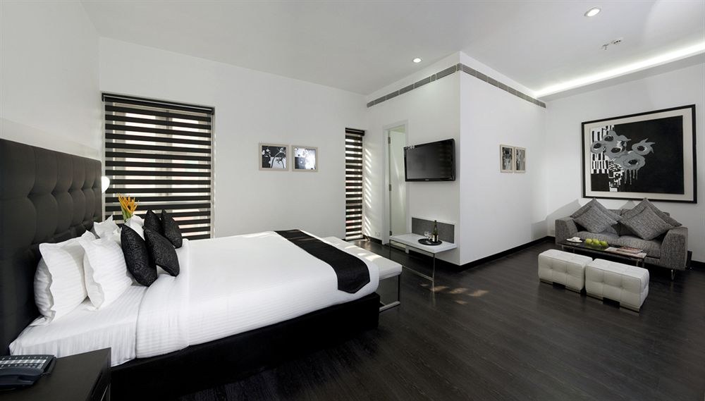 SAPPHIRE SUITES