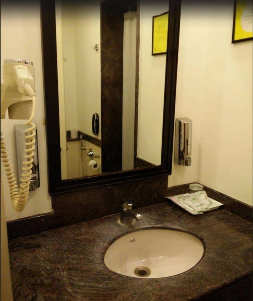 LEMON TREE HOTEL GACHIBOWLI photo 4
