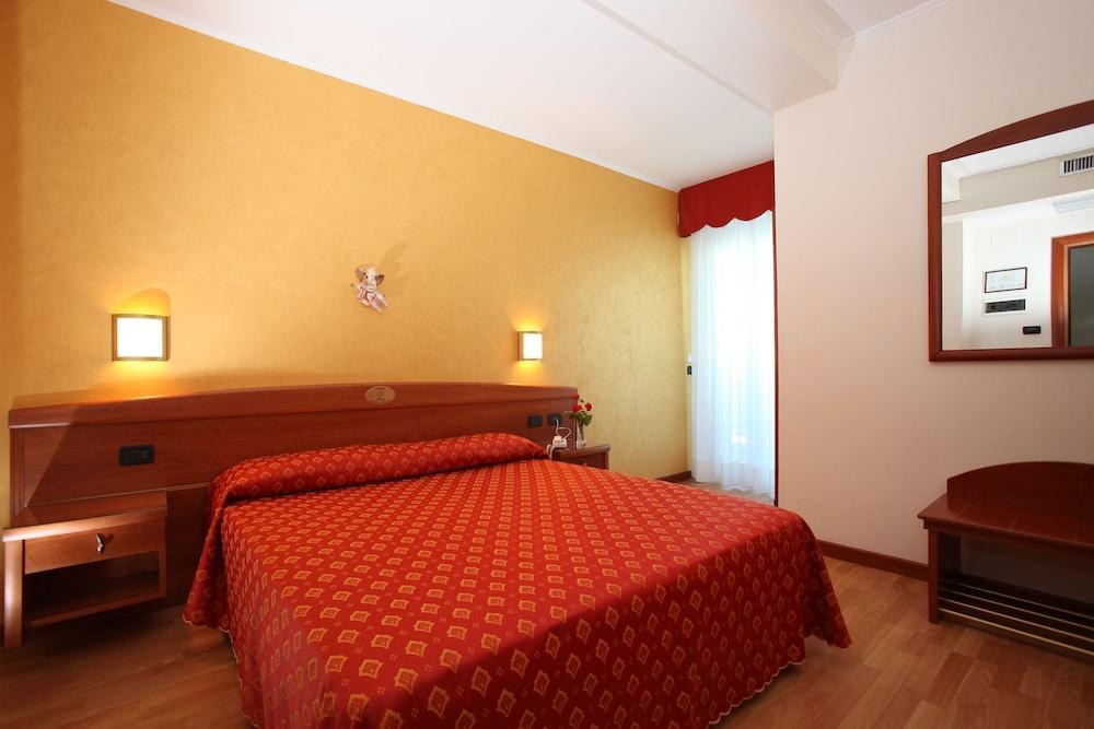 HOTEL HELIOS photo 4
