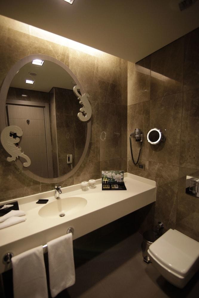 DOUBLETREE BY HILTON ISTANBUL ATASEHIR HOTEL & CONFERENCE CENTRE photo 4