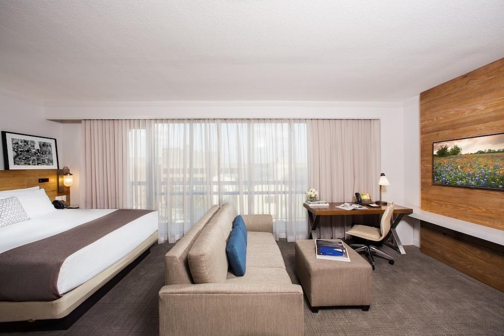 AT&T HOTEL & CONFERENCE CENTER AT THE UNIVERSITY OF TEXAS photo 4