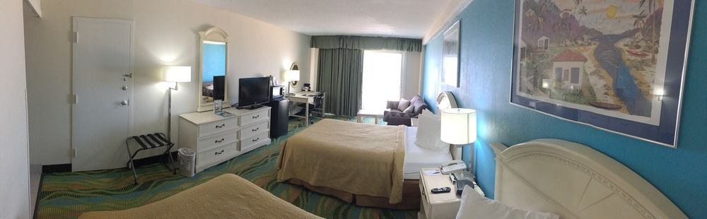 QUALITY INN & SUITES OCEANFRONT photo 1