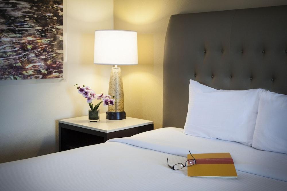 LAKEWAY RESORT AND SPA photo 2