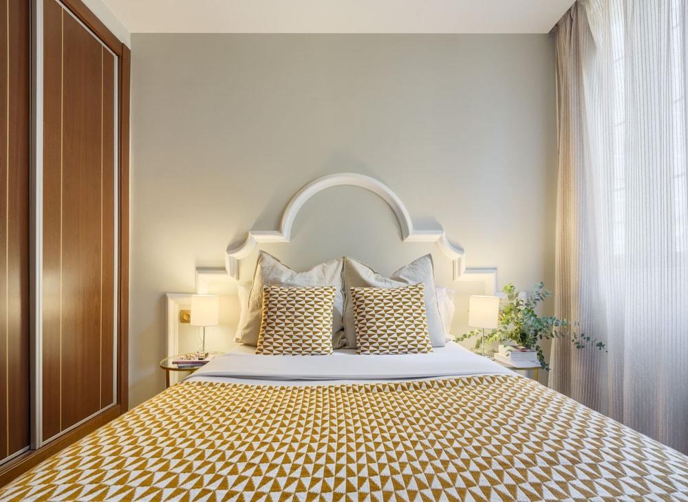 APARTAMENTOS SUITES OFICENTRO