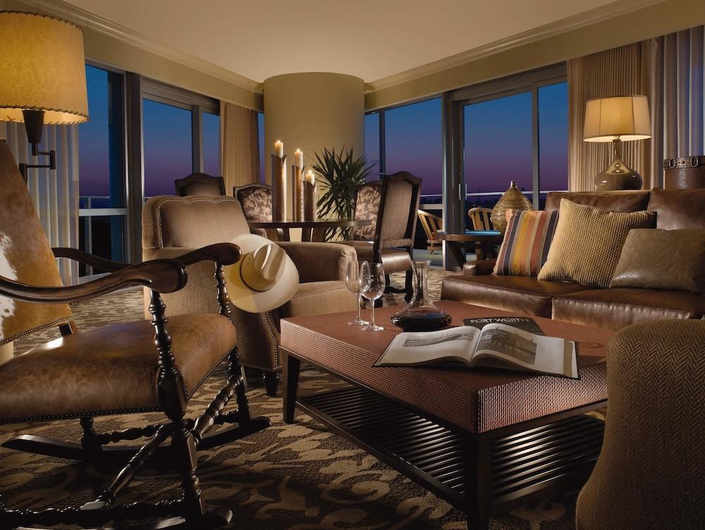 OMNI FORT WORTH photo 2