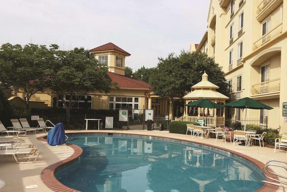LA QUINTA INN & SUITES BY WYNDHAM RALEIGH CRABTREE photo 2