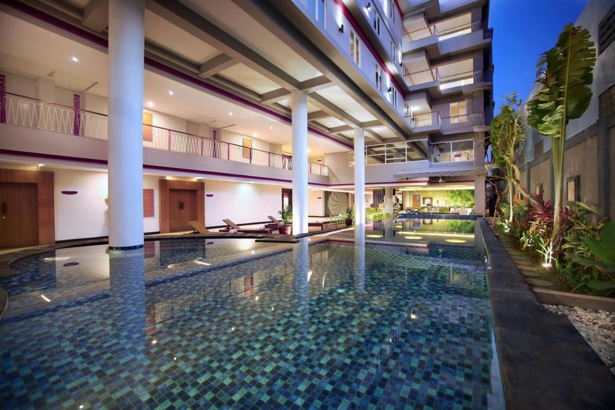 FAVEHOTEL SUNSET SEMINYAK
