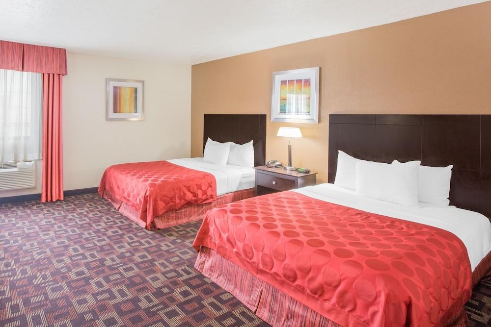 Ramada by Wyndham Tulsa photo 4