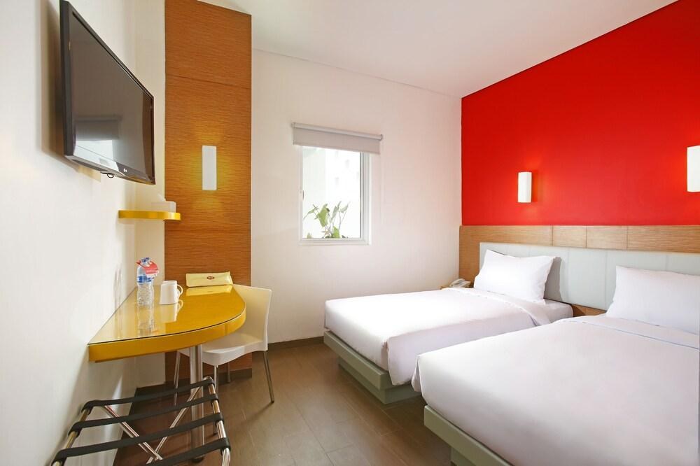 Amaris Hotel Sunset Road photo 2